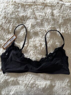 SKIMS Black Lace-Trim Soft Bralette
